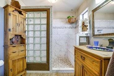 Quiet Country Home In Las Cruces W/ Horse Stalls!