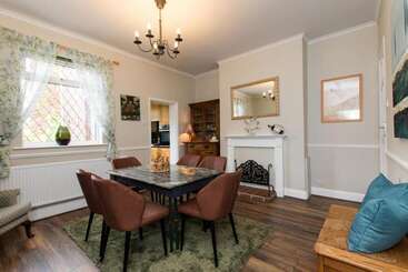 اقامتگاه Captivating 2 Bed House In Chesterfield