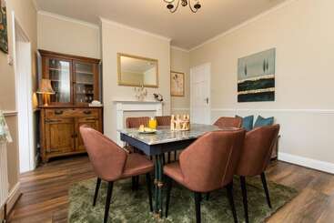 اقامتگاه Captivating 2 Bed House In Chesterfield