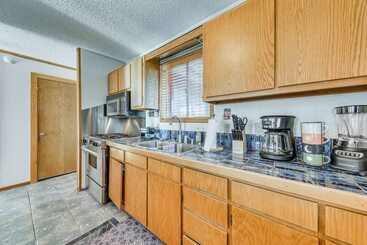 Ruidoso Cabin W/ Deck ~ 1 Mi To Midtown!