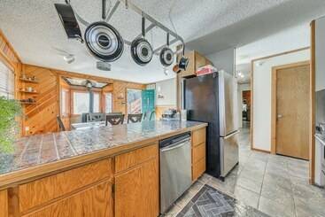 Ruidoso Cabin W/ Deck ~ 1 Mi To Midtown!