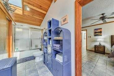 Ruidoso Cabin W/ Deck ~ 1 Mi To Midtown!