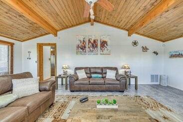 Ruidoso Cabin W/ Deck ~ 1 Mi To Midtown!