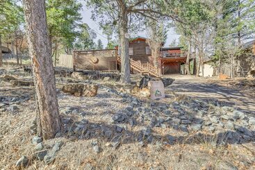 Ruidoso Cabin W/ Deck ~ 1 Mi To Midtown!