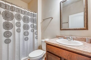 별장 Spacious Atlanta Home W/ Yard & Charcoal Grill!