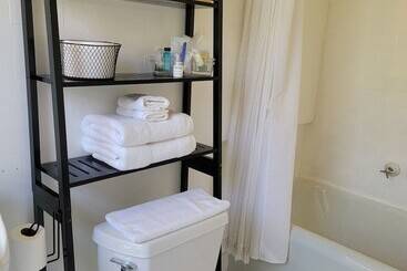 The Kings Throne Inn And Guest House