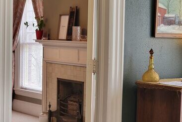 The Kings Throne Inn And Guest House