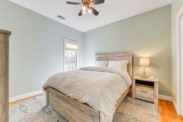 コテージ Waterfront Lake Norman Retreat W/ Dock + Hot Tub!