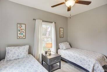 별장 Winchester Home W/ Deck < 1 Mi To Tims Ford Lake!