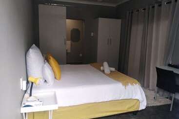 Nqabanqaba B&b