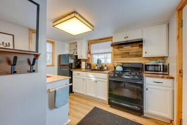 Cozy Blakeslee Cabin, 7 Mi To Jack Frost Ski Area!