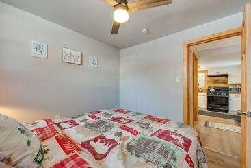 Cozy Blakeslee Cabin, 7 Mi To Jack Frost Ski Area!