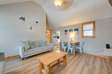 Cozy Blakeslee Cabin, 7 Mi To Jack Frost Ski Area!