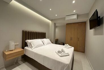 Elpida Luxury Apartments & Suites