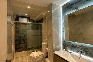 Elpida Luxury Apartments & Suites