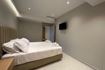 Elpida Luxury Apartments & Suites