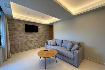 Elpida Luxury Apartments & Suites