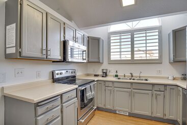 קוטג'' Gorgeous Lehi Home W/ Private Yard & Hot Tub!