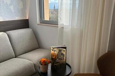 هتل Dali Hôtel Montauban