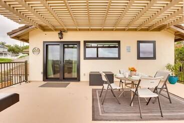 Idyllic Vista Guest House W/ Deck & Stunning Views