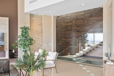 Kbm Resorts: Skyridge 5 Bed/4.5 Bath With Sweeping Ocean And Waikiki City Views