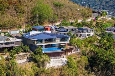 Kbm Resorts: Skyridge 5 Bed/4.5 Bath With Sweeping Ocean And Waikiki City Views