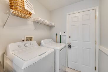 Kissimmee Oasis W/ Pool & Grill: 8 Mi To Disney!