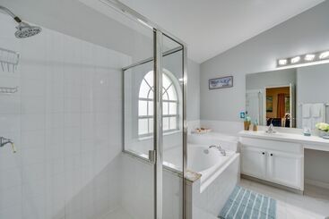 Kissimmee Oasis W/ Pool & Grill: 8 Mi To Disney!