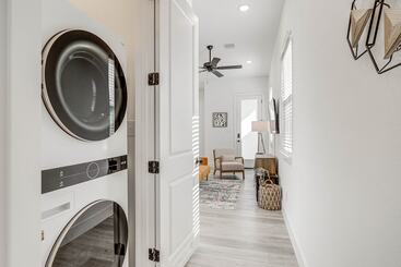 Modern Houston Vacation Rental, 8 Mi To Downtown!