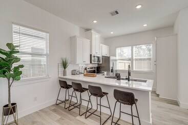 Modern Houston Vacation Rental, 8 Mi To Downtown!