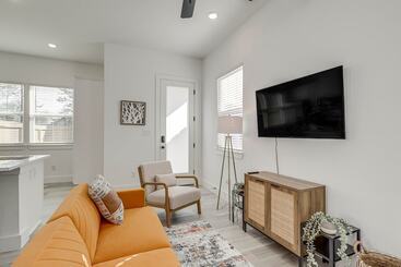 Modern Houston Vacation Rental, 8 Mi To Downtown!