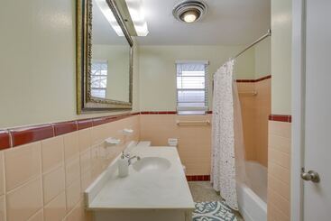 5 Mi To City Park: New Orleans Area Home