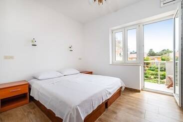پانسیون Room In Guest Room   Cozy Room Near Beach L