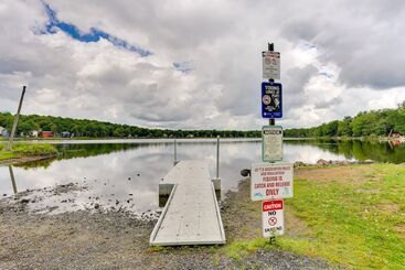 Poconos Retreat In Tobyhanna: Lake & Pool Access!