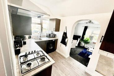 اقامتگاه Beautiful 2 Bed House In Watford