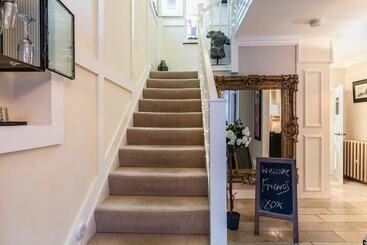 اقامتگاه The Cool Belfast Home