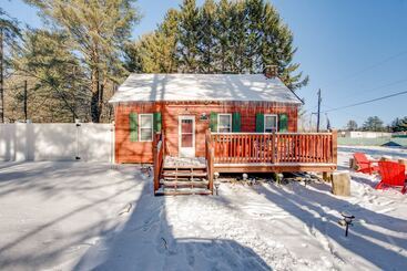 Rustic Blakeslee Cabin W/ Gas Grill Near Skiing!