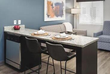 Stayapt Suites College Station