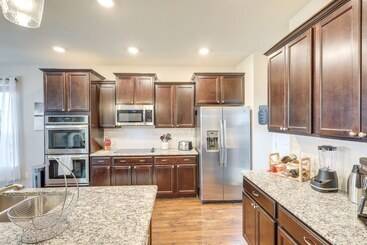 Sunny Temple Home W/ Yard ~ 9 Mi To College!