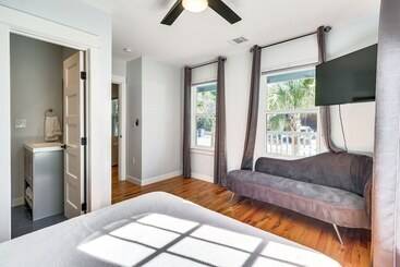 Updated Austin Home ~ 1 Block To Hike/bike Trail!