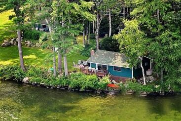 Winni Lakefront Cabin