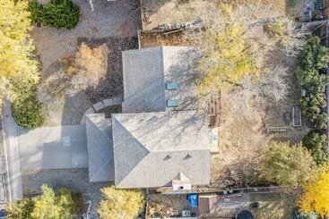 4br Central Location & Near Parks!