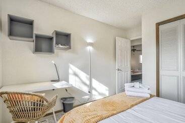 4br Central Location & Near Parks!