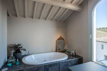 هتل Borgo Elissa