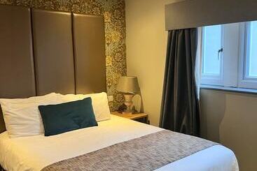 The New Hobbit Hotel Rooms