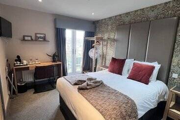 The New Hobbit Hotel Rooms
