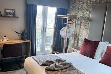 The New Hobbit Hotel Rooms