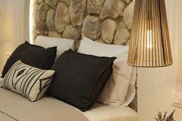 Floria Suites