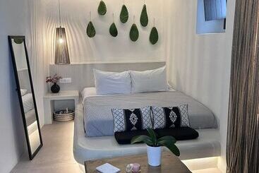 Floria Suites