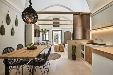 Floria Suites